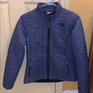 Women’s Light Weight North Face Jacket